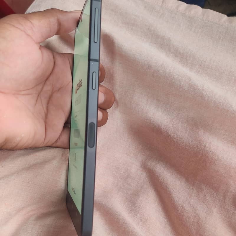 Sharp Aquos Sense7 plus 4