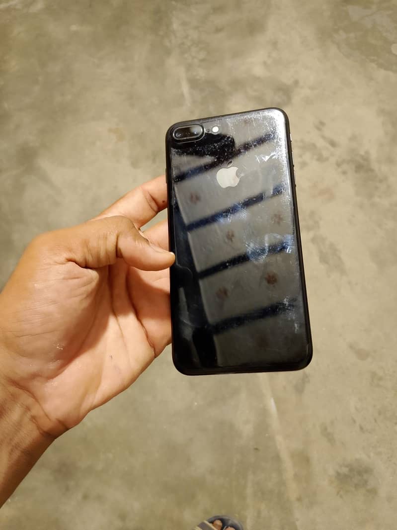 Apple iPhone 7 Plus 1
