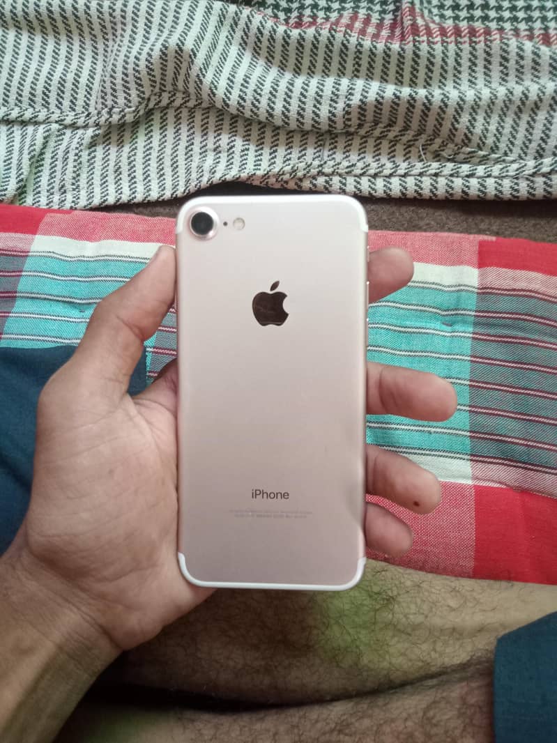 Apple iPhone 7 1