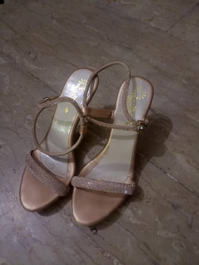 elegant rose gold shimmer black heels for women