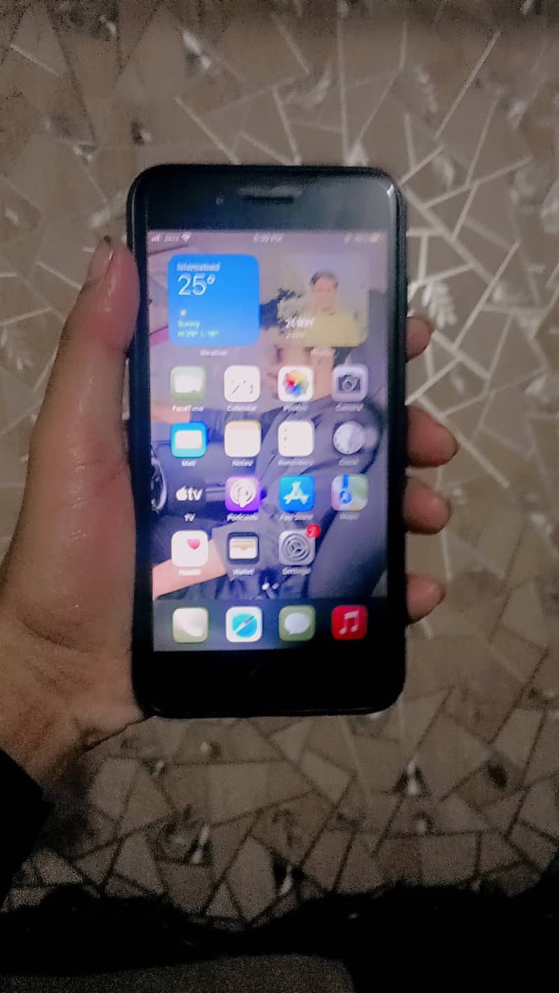 Apple iPhone 7 Plus 2