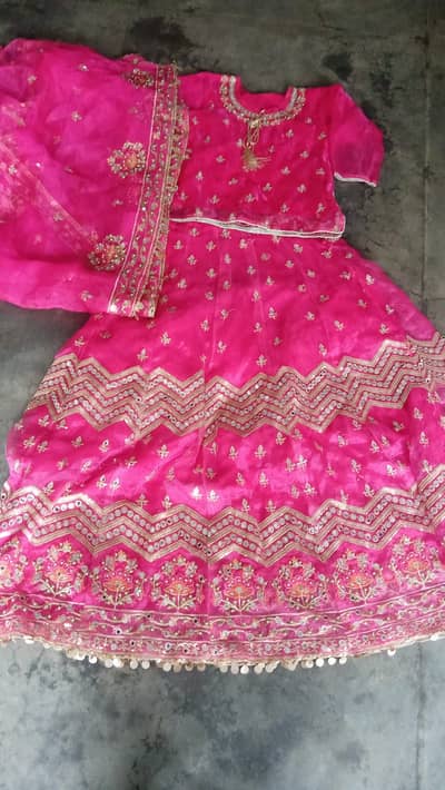 dresses / ladies suit / wedding and party wear