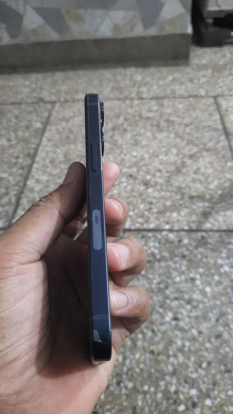 Apple iPhone 13 1