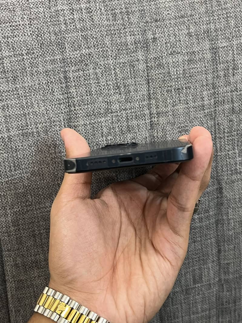 Apple iPhone 13 3