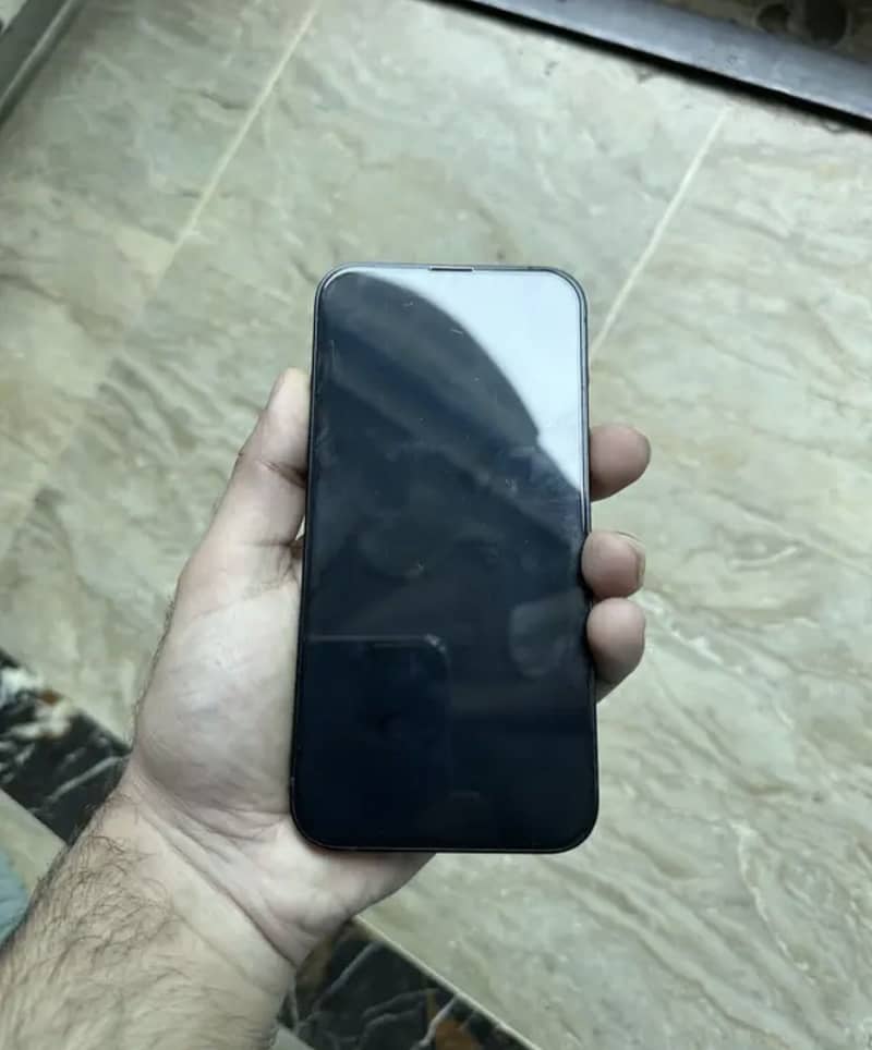 Apple iPhone 13 2