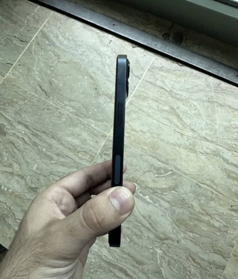 Apple iPhone 13 6