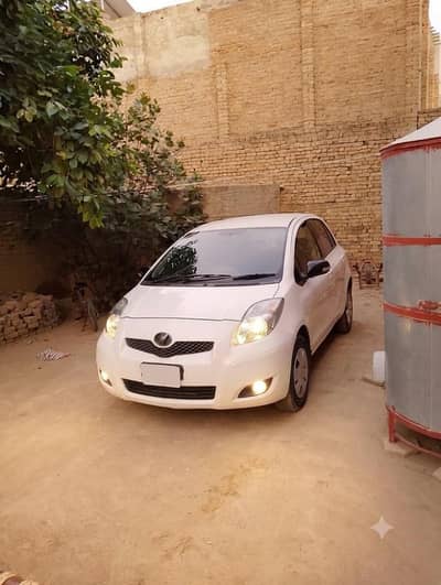 Toyota Vitz 2009 F SAFETY PACKAGE