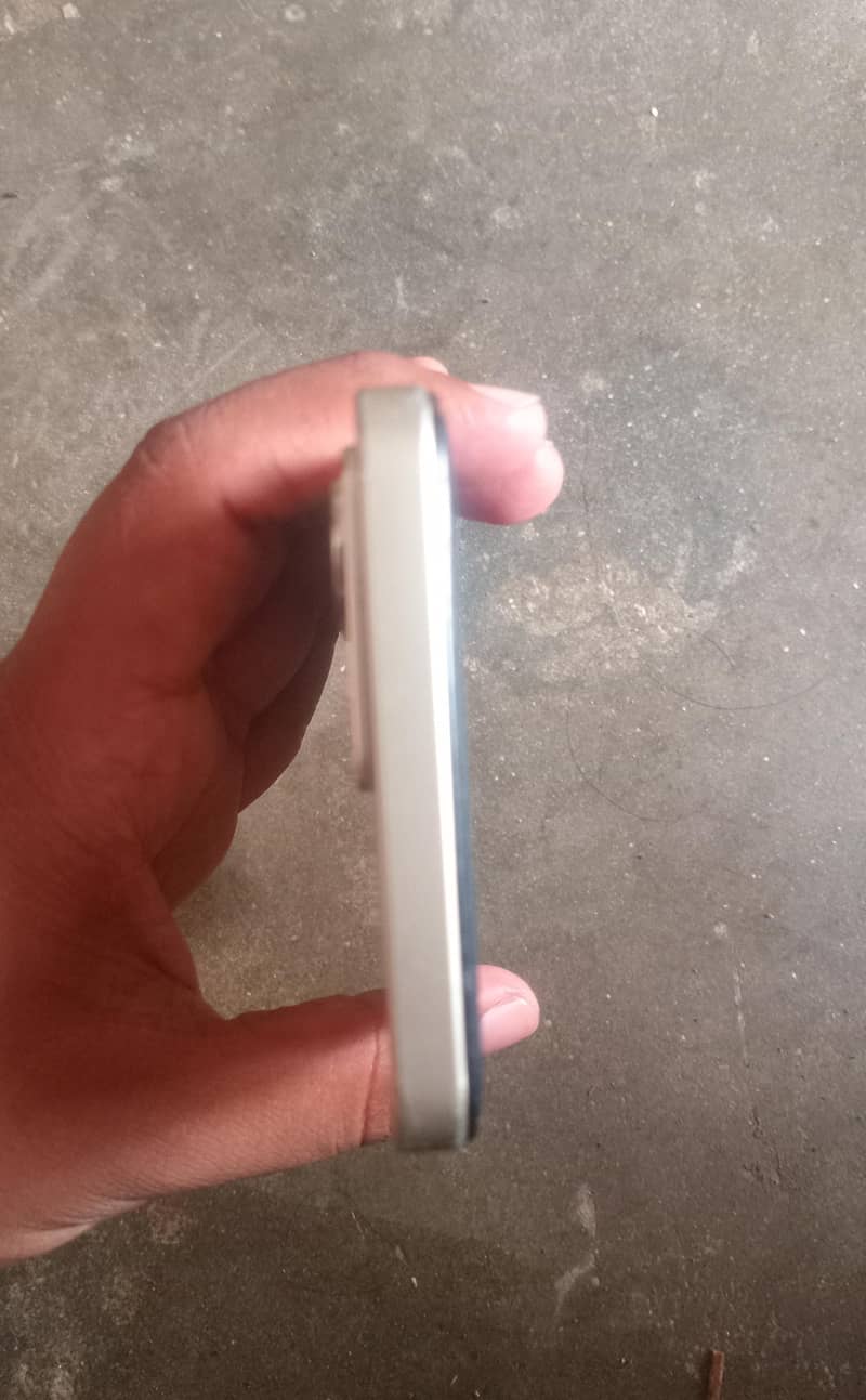 Realme C75 1