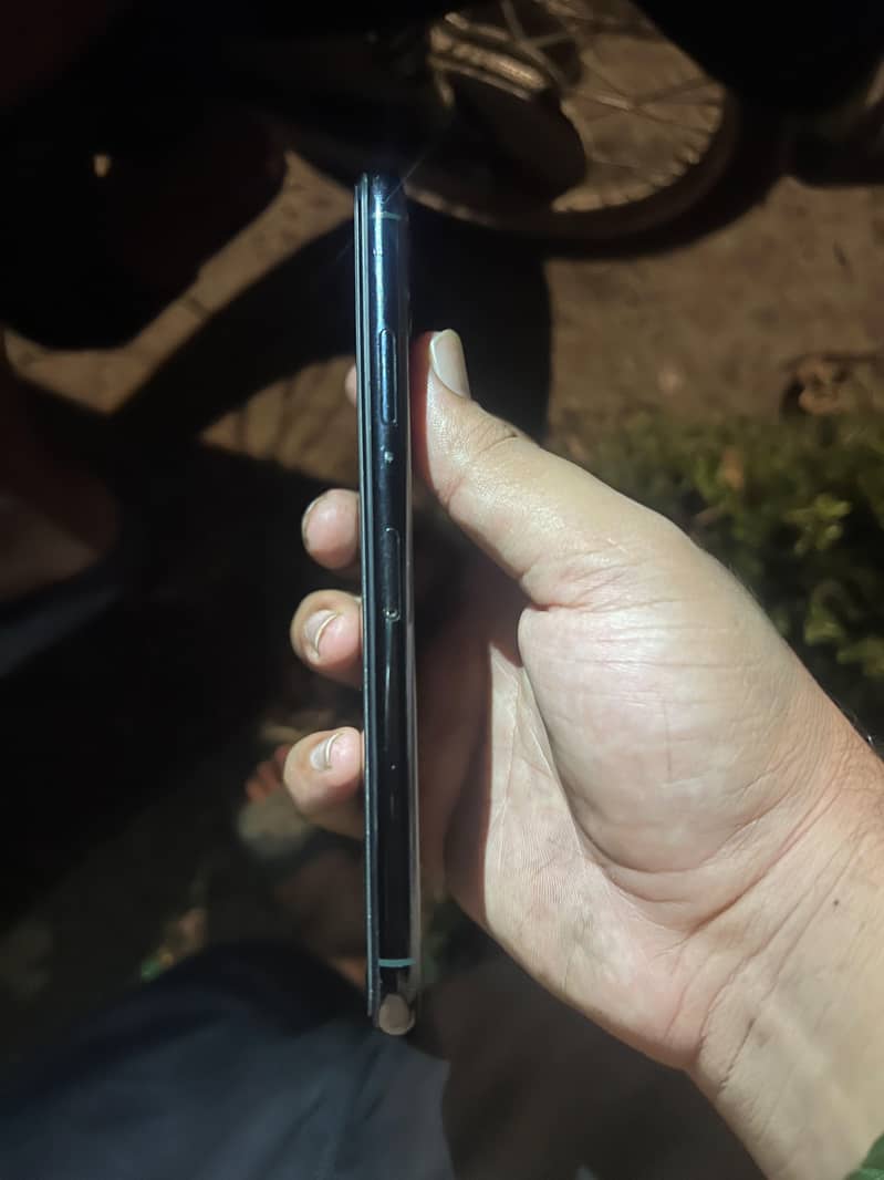 Apple iPhone 11 Pro Max 6
