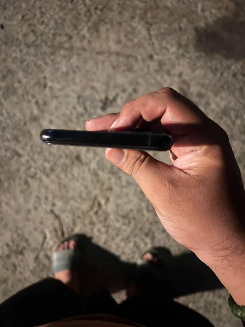 Apple iPhone 11 Pro Max 7