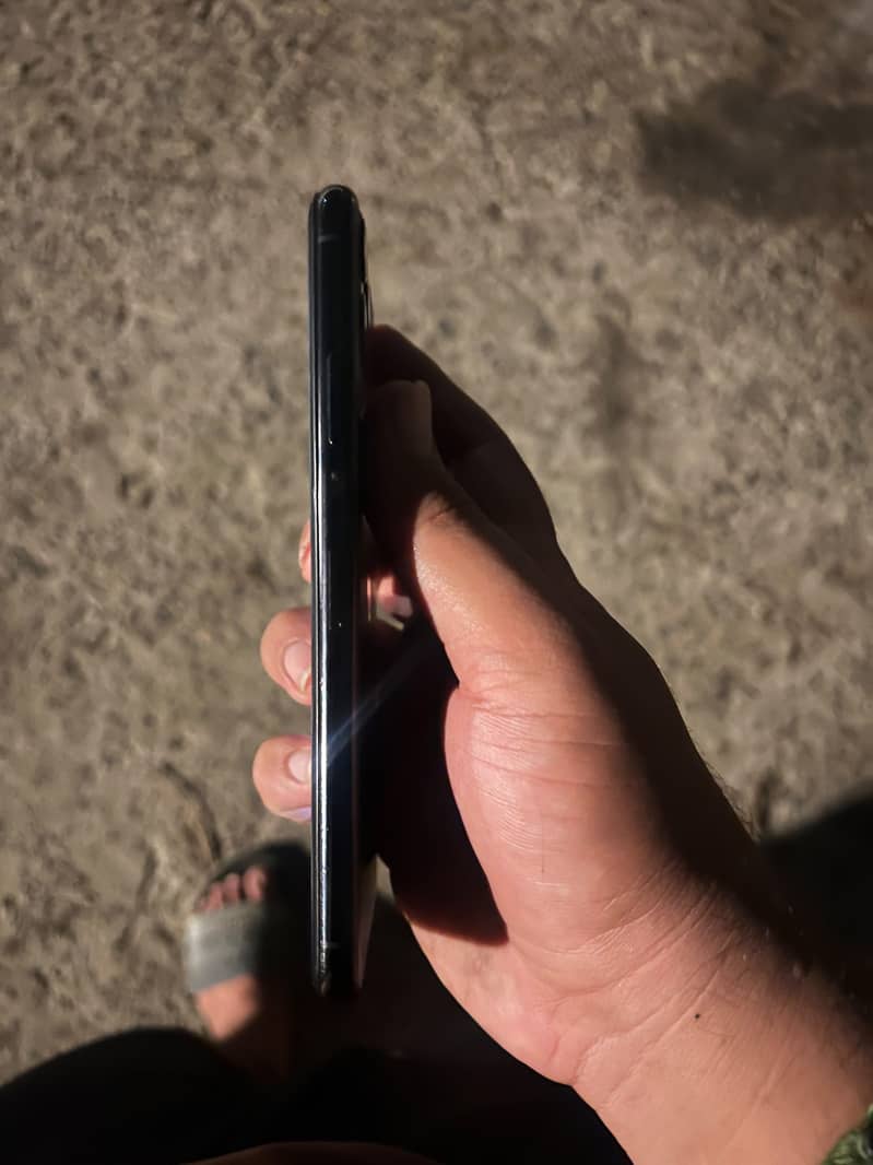 Apple iPhone 11 Pro Max 8