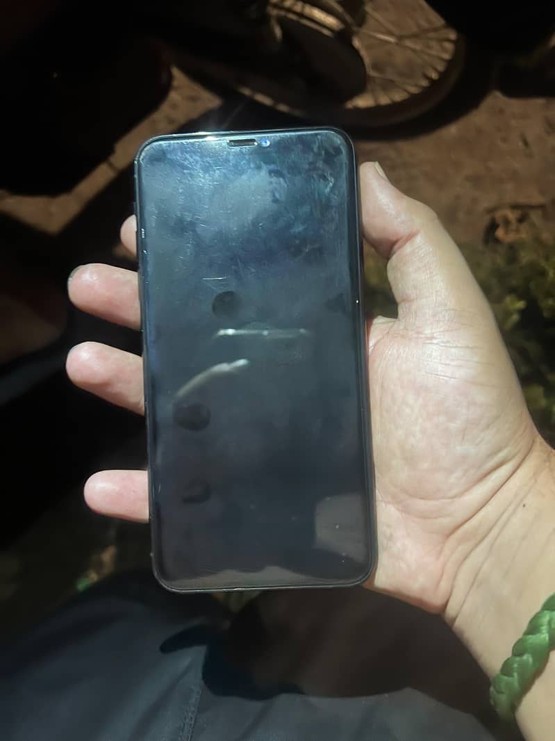 Apple iPhone 11 Pro Max 9