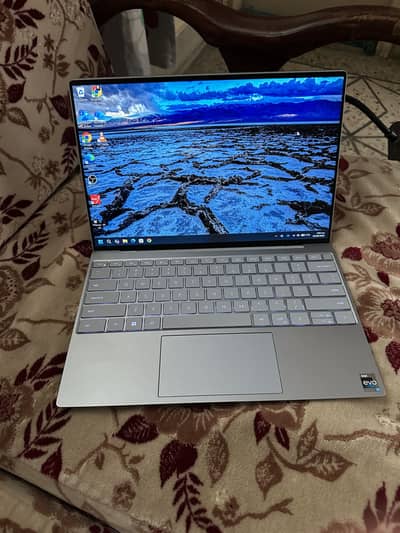 Dell XPS 13 9315 – Core i7 12th Gen / 16GB RAM / 512GB SSD