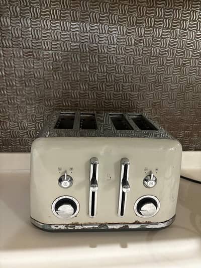 4 SLOT IMPORTED TOASTER