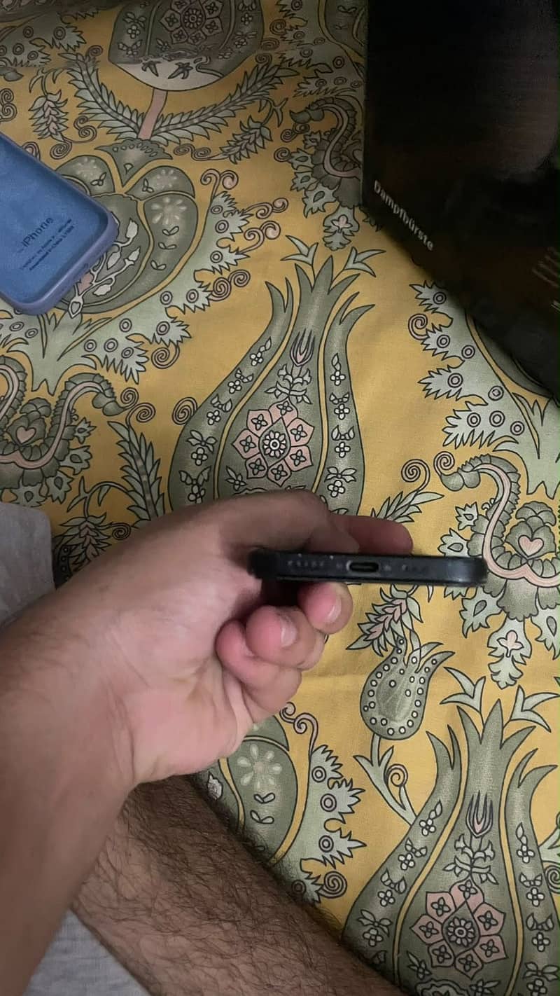 Apple iPhone 15 2