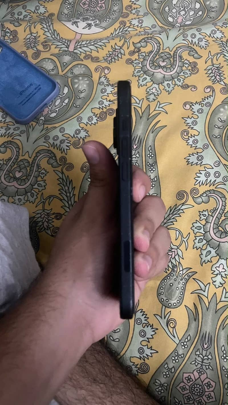 Apple iPhone 15 5