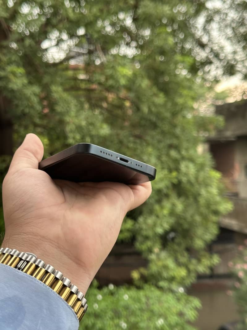 Apple iPhone 13 2