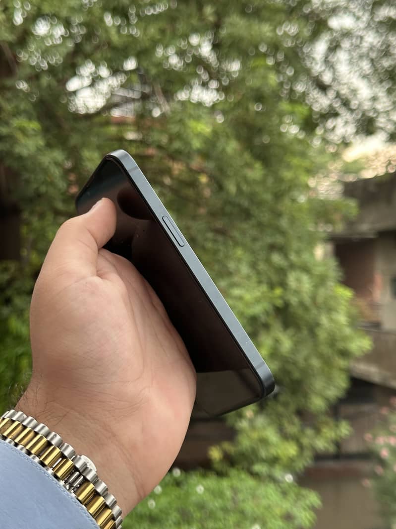 Apple iPhone 13 4