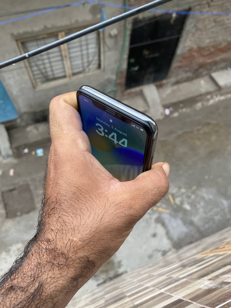 Apple iPhone X 6