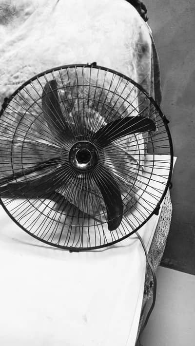 12 volt fan with copper motor and stand 4 side fan.