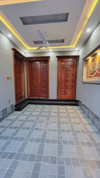10 MARLA LOWER PORTION AVAILABLE FOR RENT