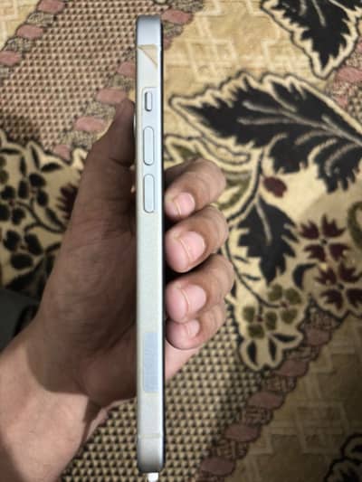 Apple iPhone 15