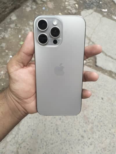 Apple iPhone 16 Pro Max