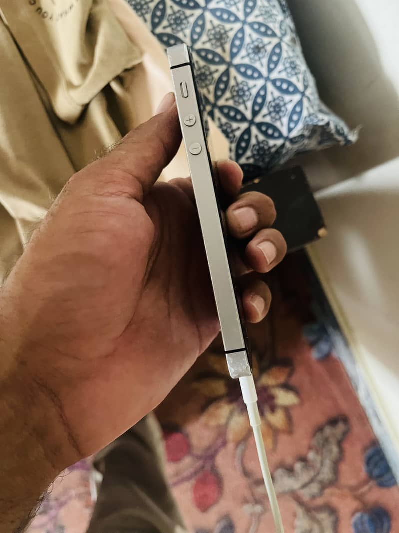 Apple iPhone SE 3
