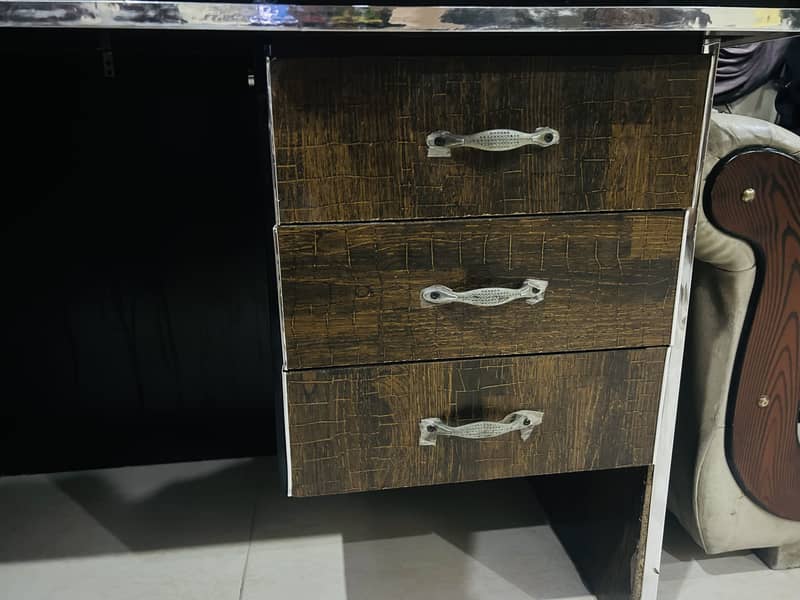 Office table 4