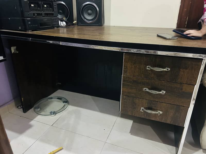 Office table 5