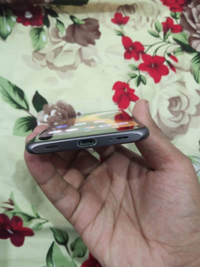 Dcode Bold 0