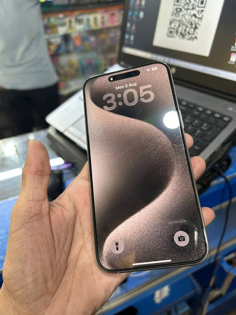 Apple iPhone 15 Pro Max 1