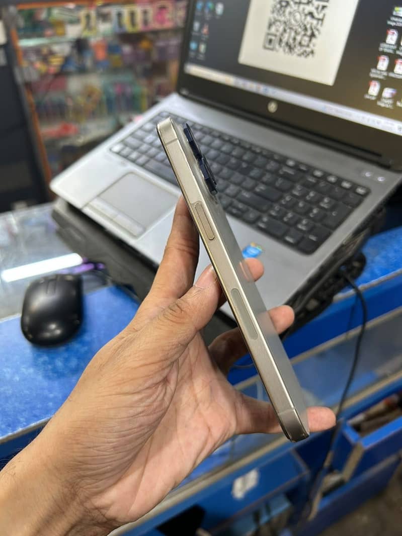 Apple iPhone 15 Pro Max 3