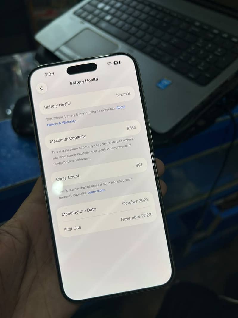 Apple iPhone 15 Pro Max 4