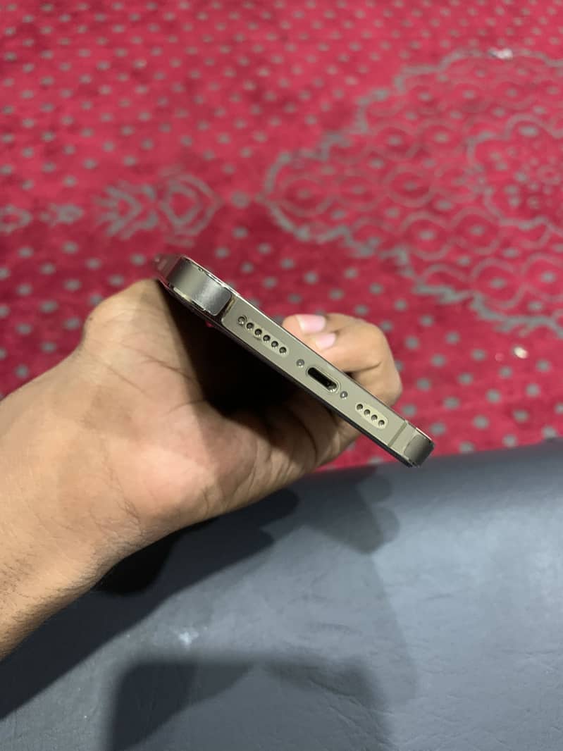 Apple iPhone 14 Pro Max 2