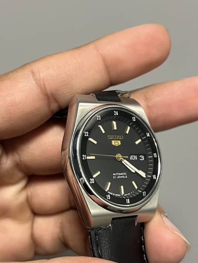 Vintage Seiko 5 Automatic Railway Watch - Day Date - Japan Made