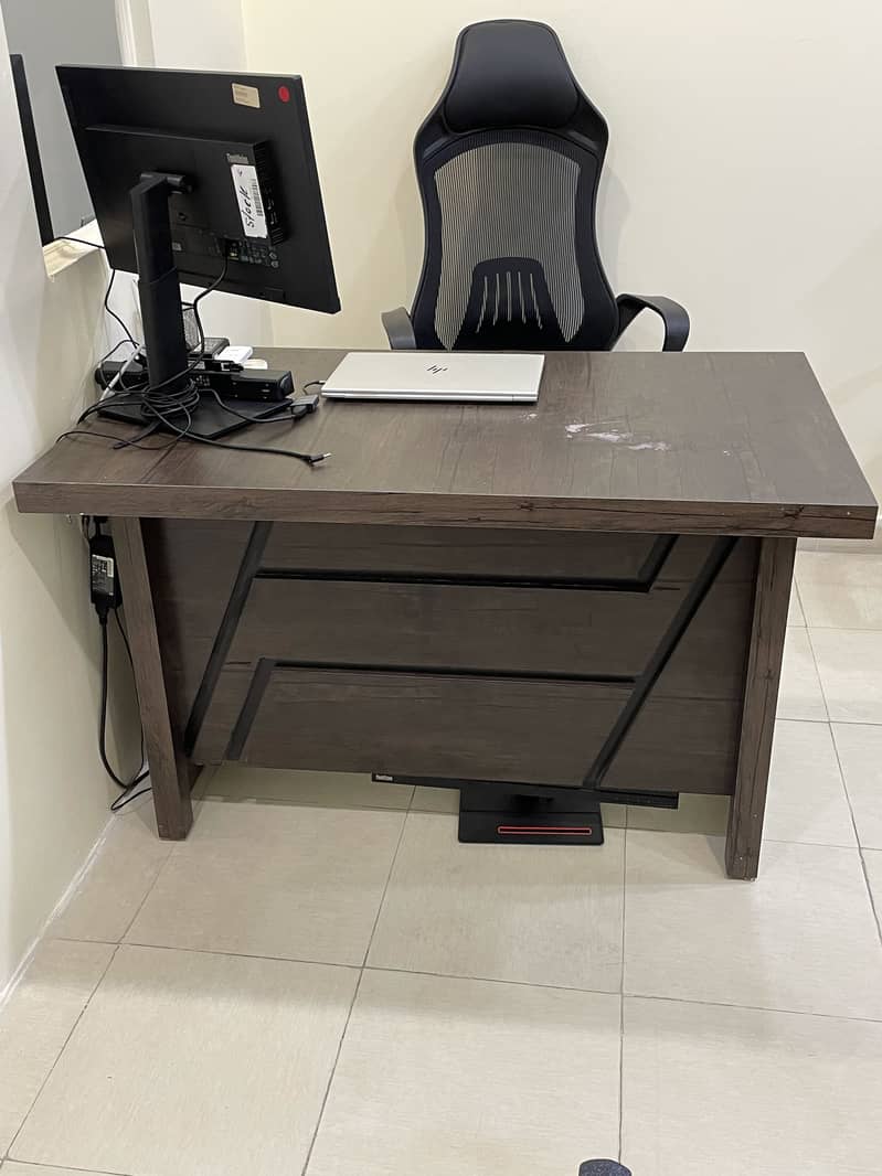 Office Table 0