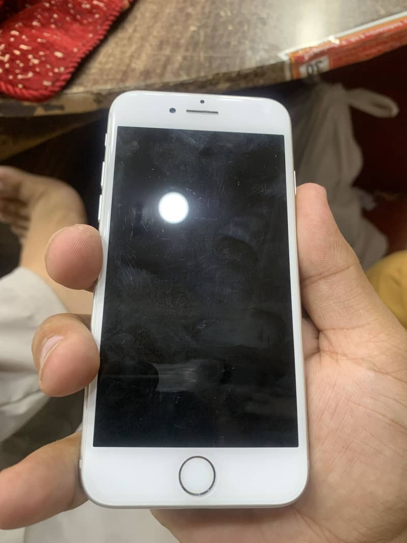 Apple iPhone 7 2