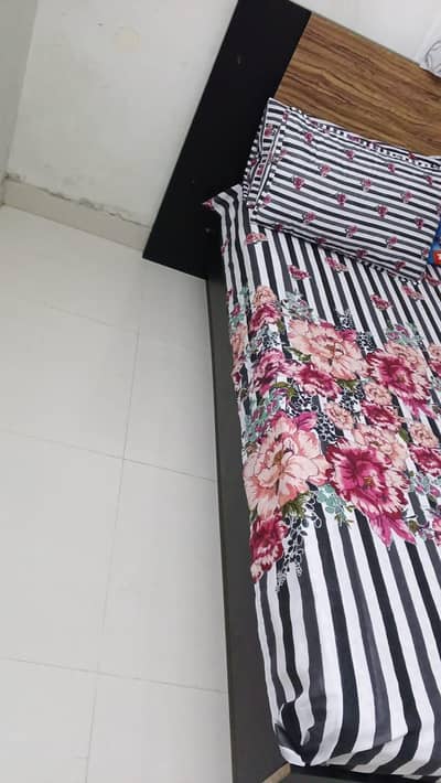 king size bed frame with spring mattress BRAND(habitt)