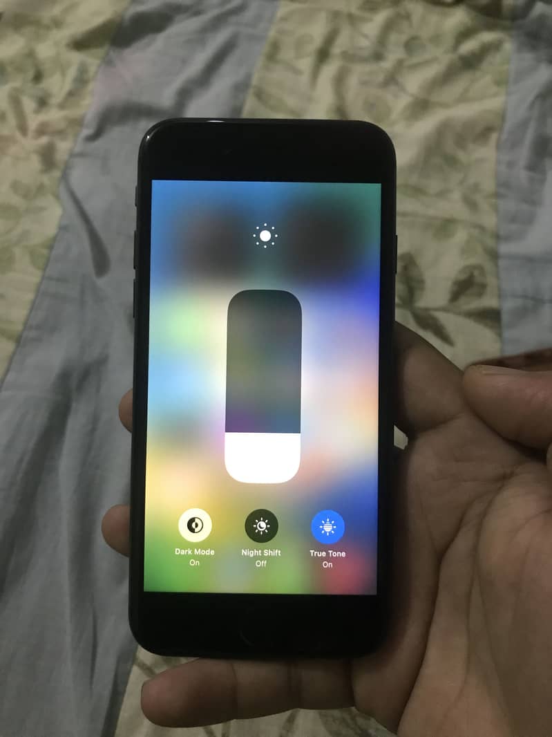 Apple iPhone 8 1