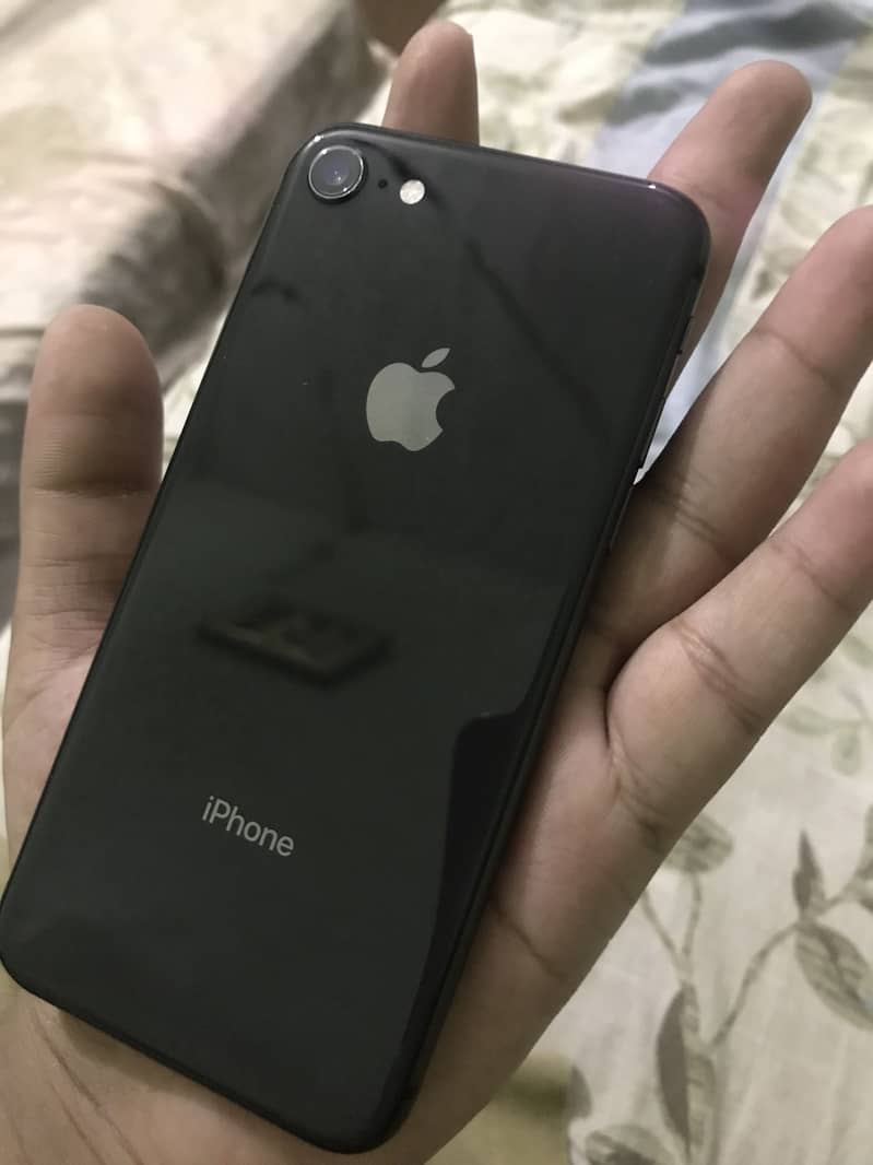 Apple iPhone 8 4