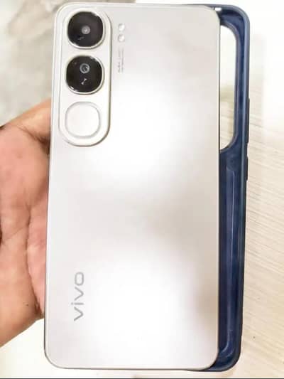 Vivo Y200 8/256 box nahi ha sat