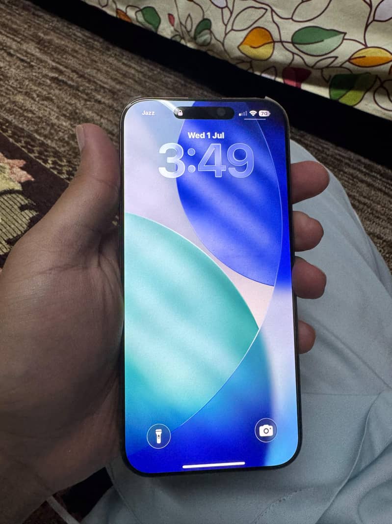 Apple iPhone 16 Pro Max 1