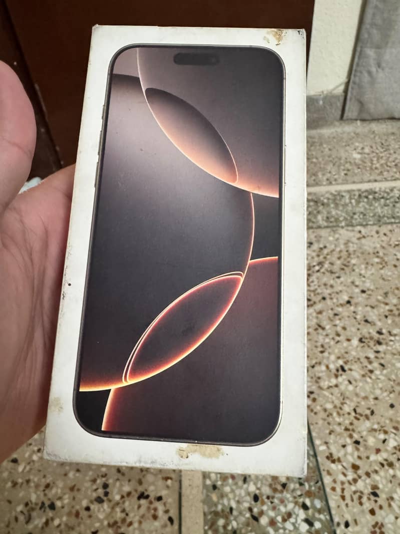 Apple iPhone 16 Pro Max 2