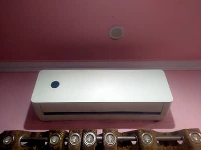 Enviro 1 ton ac heat & cool 2 season used just like a brand new