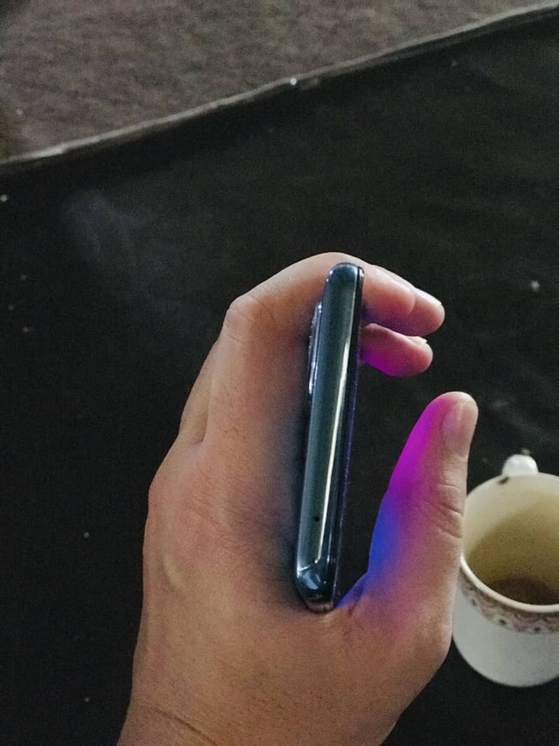 One Plus 9 5G 4