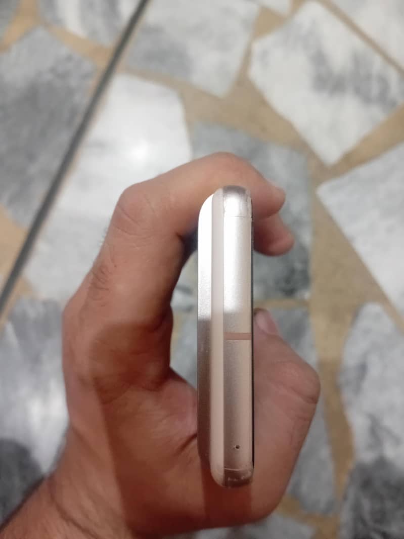 Google Pixel 8 6