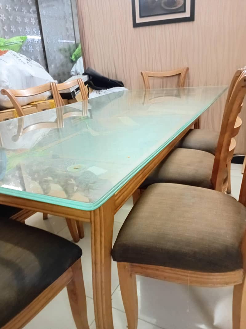 DINING TABLE 0