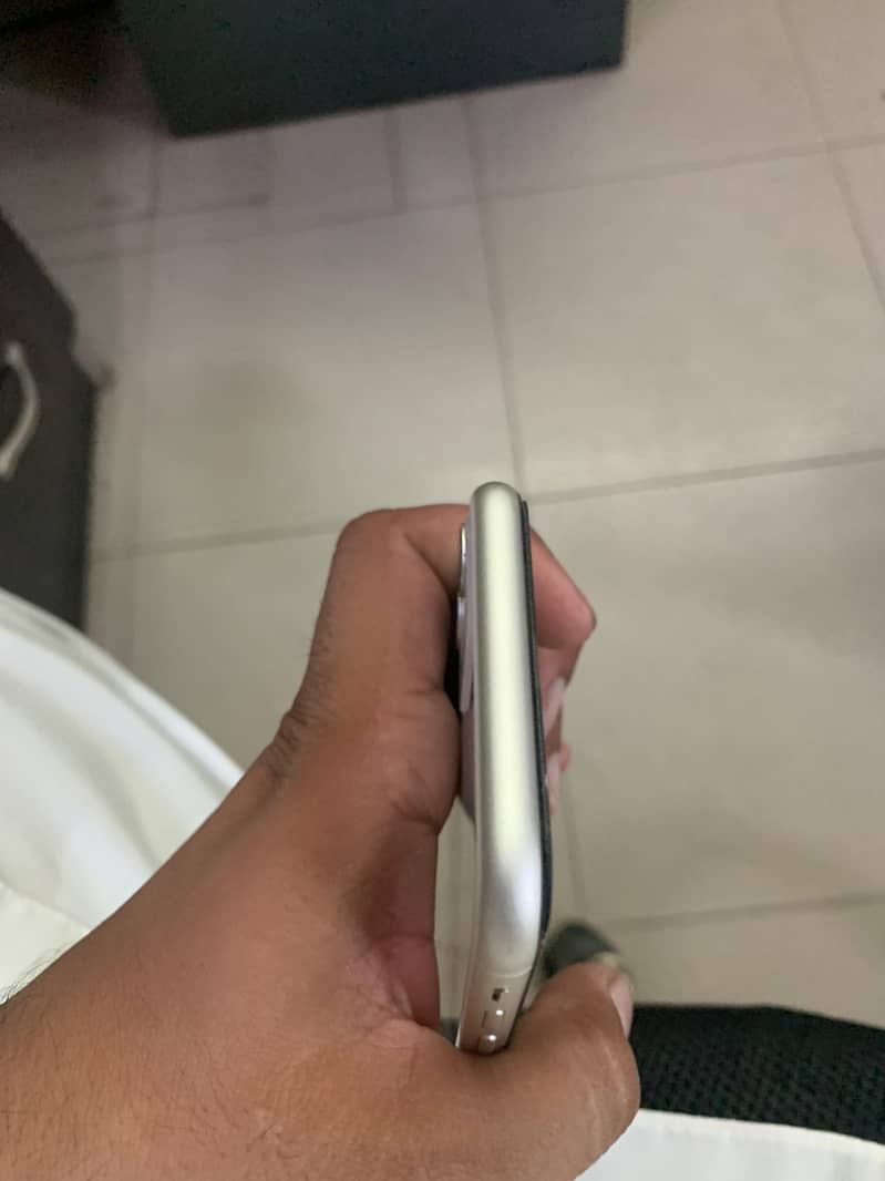 Apple iPhone 11 2