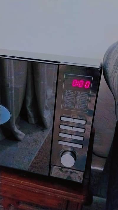 Microwave oven grilling DE-128-G